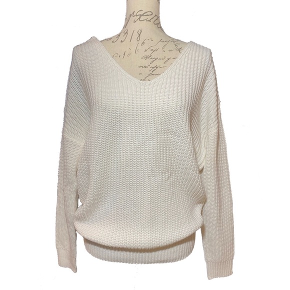 Love Tree Cream Knitted Twisted Back V-neck Sweater Size M 100% Acrylic - Picture 2 of 8